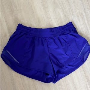 Lululemon Hotty Hot Short II 2.5”